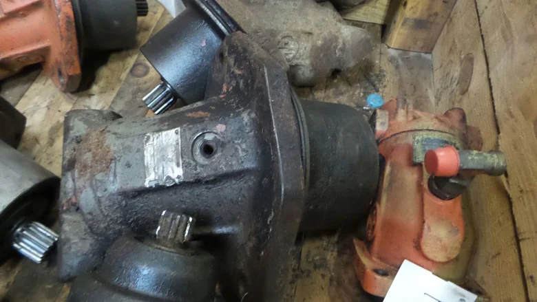 Hydraulic Translation motor for O&K RH30