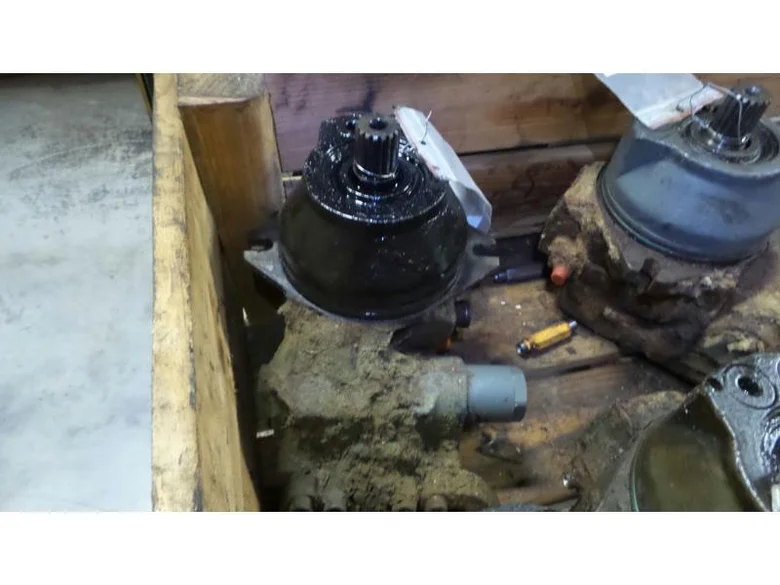 Motor hidráulico de traslación usado - Codimatra para LIEBHERR R924B