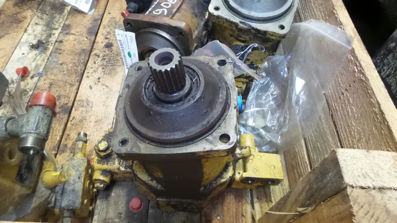Moteur hydraulique d'avancement pour CATERPILLAR 906