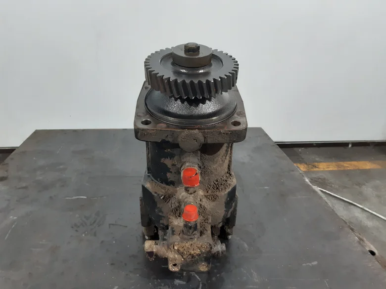 Moteur hydraulique d'avancement pour LIEBHERR L534