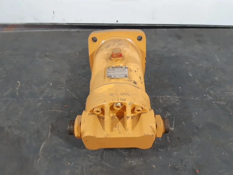 Hydraulic travel motor for LIEBHERR L541