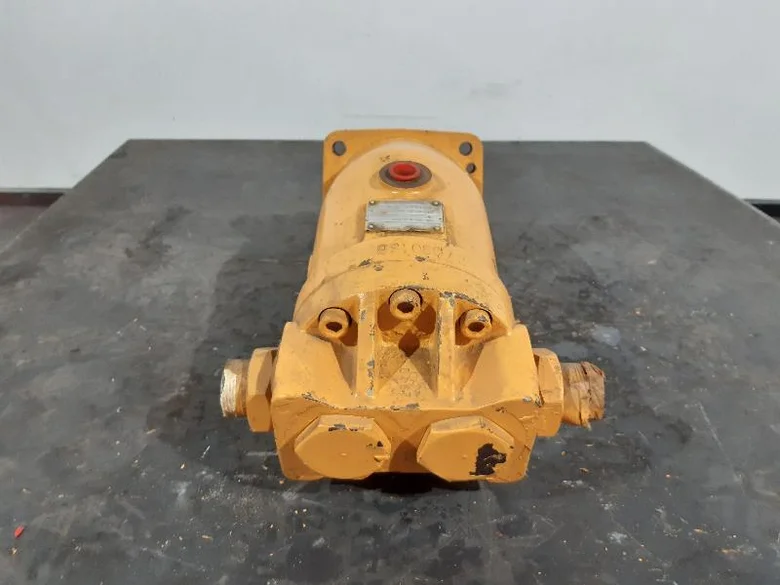 Hydraulic travel motor for LIEBHERR L541
