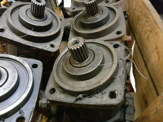 Motor hidráulico de avance para LIEBHERR L541