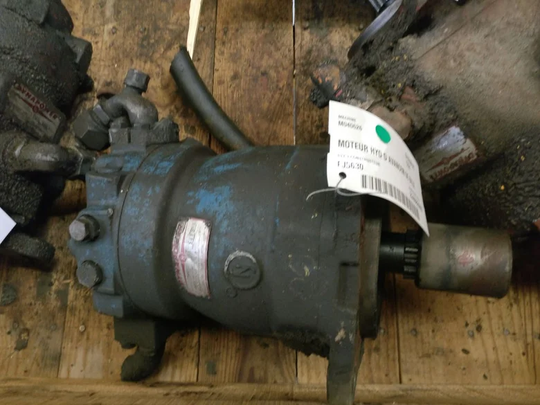 Moteur hydraulique d'avancement pour DYNAPAC CD4
