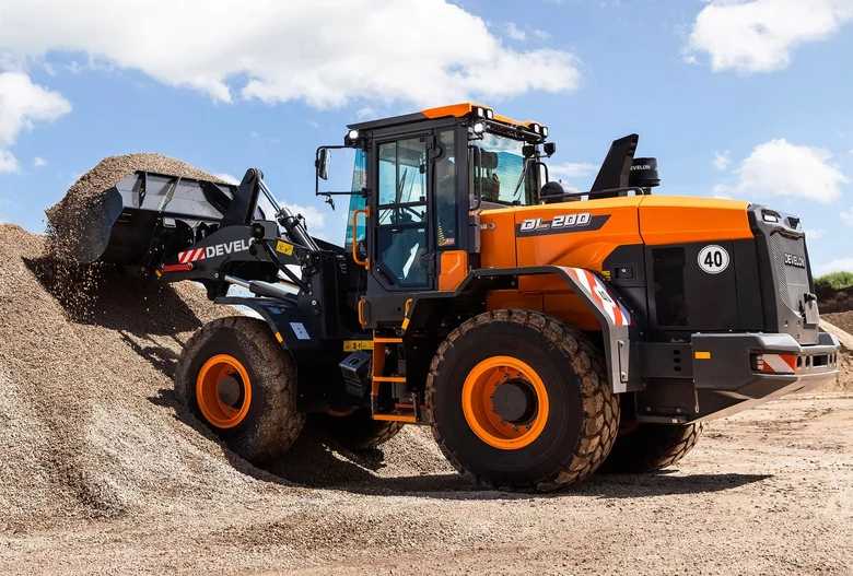 Chargeuse sur pneus 12t - DL200-7