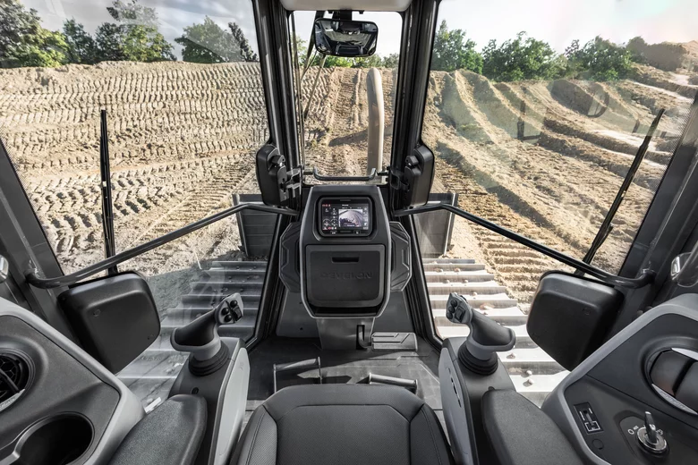 Bulldozer DEVELON - DD130