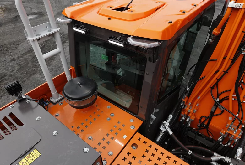 Pelle sur chenilles 23,6t Develon DX230LC-9
