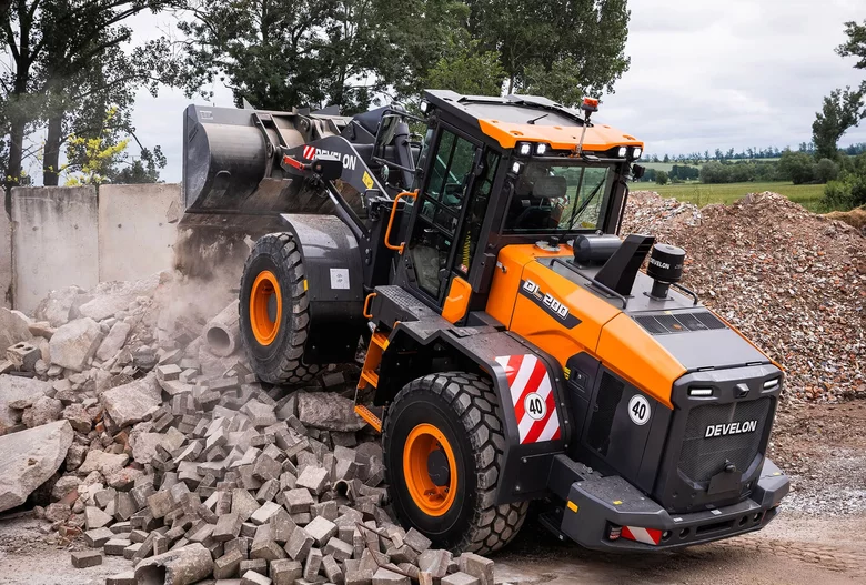 Chargeuse sur pneus 12t - DL200-7