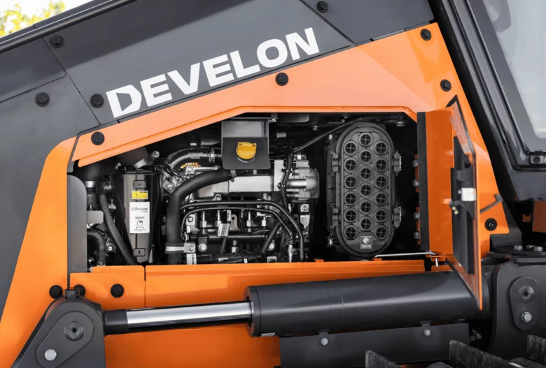 Bulldozer DEVELON - DD130